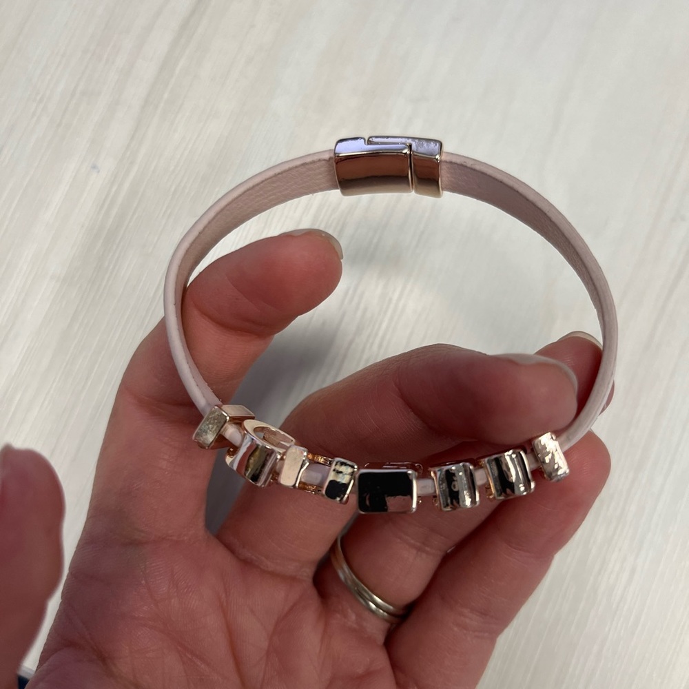Guess bracelet - Picture 2 of 7